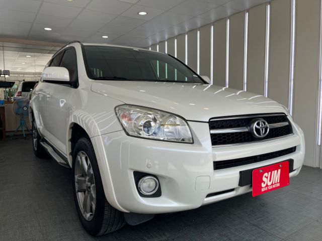 影片賞車✦ RAV4 頂級G版2WD 里程僅跑19萬 HID大燈.電動椅.天窗.定速.雙區恆溫.前後雷達.衛星導航.藍芽  第2張相片