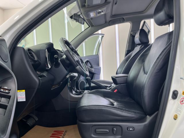 影片賞車✦ RAV4 頂級G版2WD 里程僅跑19萬 HID大燈.電動椅.天窗.定速.雙區恆溫.前後雷達.衛星導航.藍芽  第7張相片