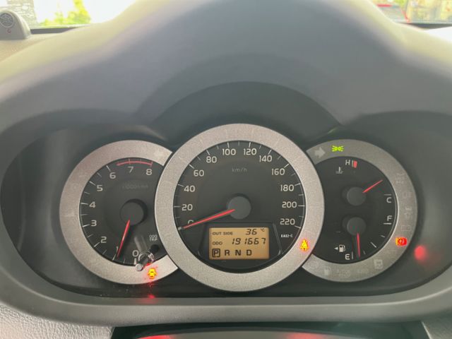 影片賞車✦ RAV4 頂級G版2WD 里程僅跑19萬 HID大燈.電動椅.天窗.定速.雙區恆溫.前後雷達.衛星導航.藍芽  第14張相片