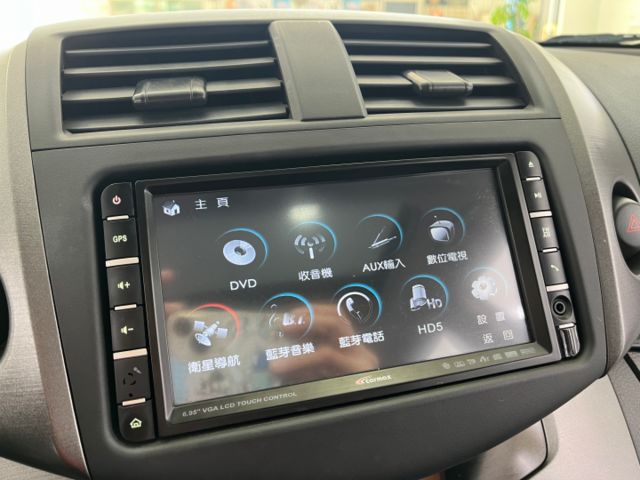 影片賞車✦ RAV4 頂級G版2WD 里程僅跑19萬 HID大燈.電動椅.天窗.定速.雙區恆溫.前後雷達.衛星導航.藍芽  第15張相片