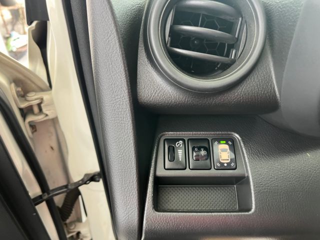 影片賞車✦ RAV4 頂級G版2WD 里程僅跑19萬 HID大燈.電動椅.天窗.定速.雙區恆溫.前後雷達.衛星導航.藍芽  第18張相片