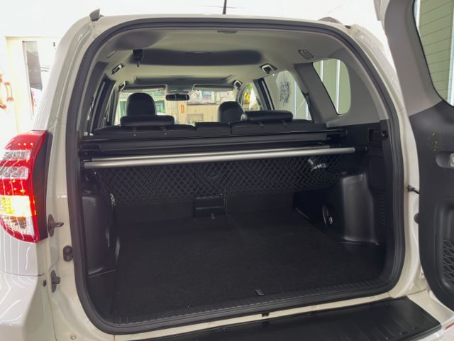 影片賞車✦ RAV4 頂級G版2WD 里程僅跑19萬 HID大燈.電動椅.天窗.定速.雙區恆溫.前後雷達.衛星導航.藍芽  第20張相片