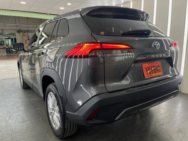 影片賞車✦CC汽油最頂級尊爵版 里程跑5萬 全車原鈑件 升級原廠精裝套件 買到賺到！新車保固中  第4張相片