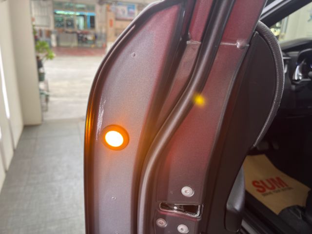 影片賞車✦CC汽油最頂級尊爵版 里程跑5萬 全車原鈑件 升級原廠精裝套件 買到賺到！新車保固中  第19張相片