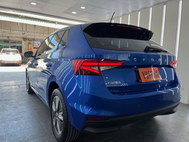 影片賞車✦Fabia 1.0T 里程僅跑5萬 全車原鈑件 全車LED.免鑰匙.數位儀表.ACC跟車.Car Play  第4張相片