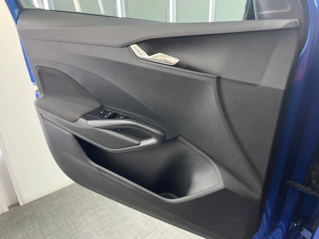 影片賞車✦Fabia 1.0T 里程僅跑5萬 全車原鈑件 全車LED.免鑰匙.數位儀表.ACC跟車.Car Play  第6張相片