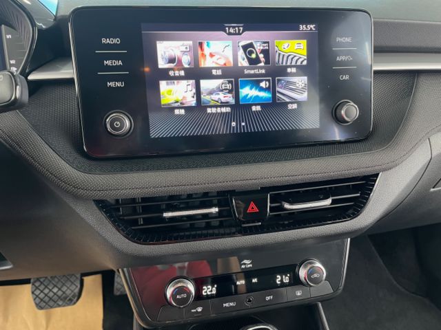 影片賞車✦Fabia 1.0T 里程僅跑5萬 全車原鈑件 全車LED.免鑰匙.數位儀表.ACC跟車.Car Play  第17張相片