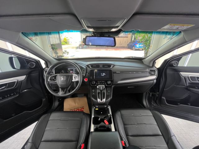 影片賞車✦CRV 5.5代 VTi-S 里程跑8萬 全車原鈑件 LED頭燈.電尾門.無線充電.雙區恆溫.衛星導航  第12張相片