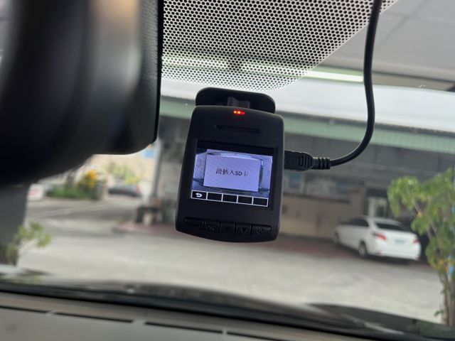 影片賞車✦ RAV4 2.0尊爵最頂級 有ACC 升級原廠精裝買到賺到! 電動椅.免鑰匙.定速.導航.電視  第19張相片