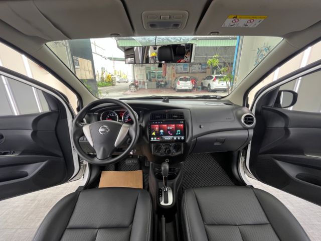 影片賞車✦Livina 行家皮椅 里程僅跑4萬多 市場稀有白色 全車原鈑件 升級大螢幕安卓 可全額貸零頭款  第12張相片