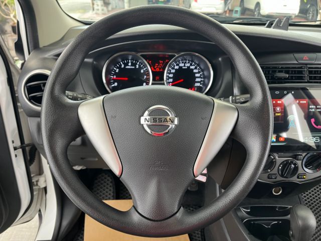 影片賞車✦Livina 行家皮椅 里程僅跑4萬多 市場稀有白色 全車原鈑件 升級大螢幕安卓 可全額貸零頭款  第13張相片