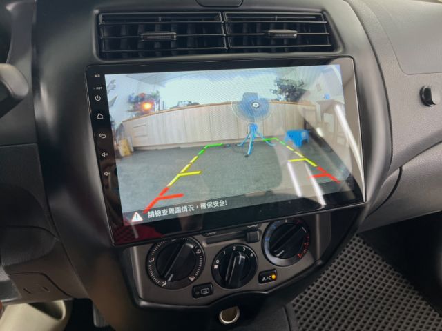 影片賞車✦Livina 行家皮椅 里程僅跑4萬多 市場稀有白色 全車原鈑件 升級大螢幕安卓 可全額貸零頭款  第16張相片