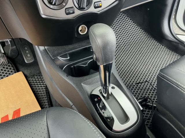 影片賞車✦Livina 行家皮椅 里程僅跑4萬多 市場稀有白色 全車原鈑件 升級大螢幕安卓 可全額貸零頭款  第17張相片