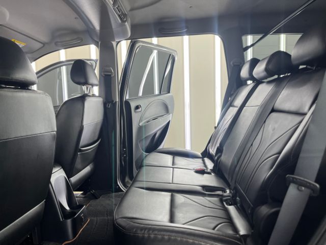 影片賞車✦Zinger 我有鋁圈！里程僅跑10萬 定速.循跡防滑.藍芽MP3.胎壓偵測.後座出風口 全車原鈑件  第9張相片