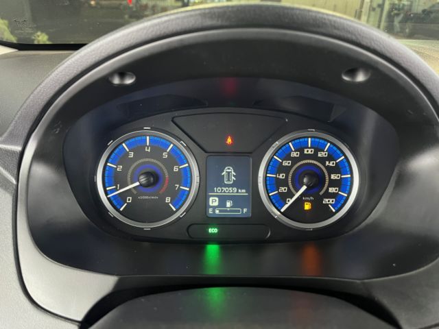 影片賞車✦Zinger 我有鋁圈！里程僅跑10萬 定速.循跡防滑.藍芽MP3.胎壓偵測.後座出風口 全車原鈑件  第14張相片