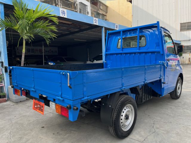 影片賞車✦Town Ace 自排 里程僅跑17公里 LED頭燈.循跡防滑.藍芽支援.胎壓偵測 原廠保固至2028年  第4張相片