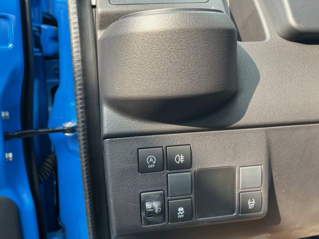 影片賞車✦Town Ace 自排 里程僅跑17公里 LED頭燈.循跡防滑.藍芽支援.胎壓偵測 原廠保固至2028年  第14張相片