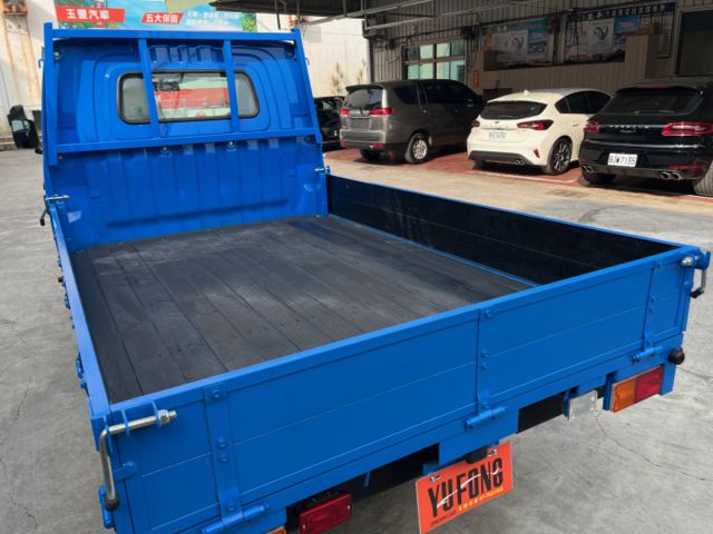 影片賞車✦Town Ace 自排 里程僅跑17公里 LED頭燈.循跡防滑.藍芽支援.胎壓偵測 原廠保固至2028年  第19張相片