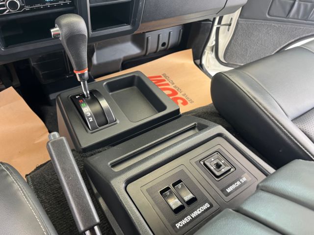 影片賞車✦得利卡廂式 自排 里程僅跑3萬 定速.循跡防滑.藍芽MP3.胎壓偵測.後座出風口.抬頭顯示幕 全車原鈑件  第16張相片