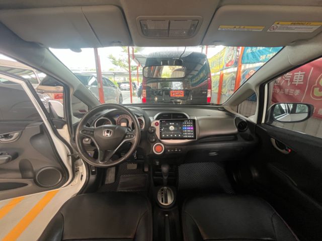 影片賞車✦FIT 最頂級Vtis 里程僅跑15萬 全車原鈑件 升級大螢幕安卓 方控.快撥.導航.倒車影像.定速  第10張相片