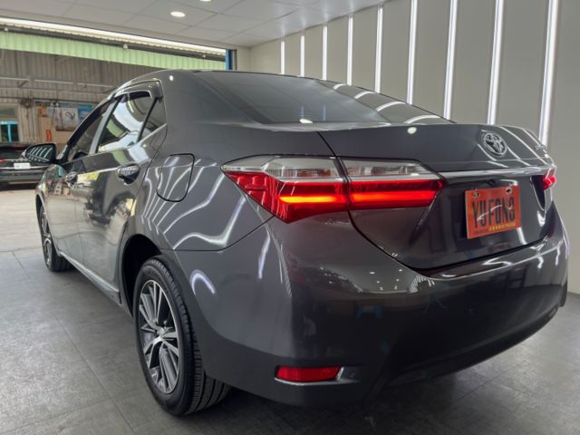 影片賞車✦ALTIS 小改款 里程僅跑11萬 全車原鈑件 6氣囊.MID儀表.免鑰匙.方控.定速.恆溫.循跡防滑  第4張相片