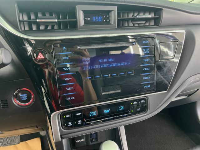 影片賞車✦ALTIS 小改款 里程僅跑11萬 全車原鈑件 6氣囊.MID儀表.免鑰匙.方控.定速.恆溫.循跡防滑  第14張相片