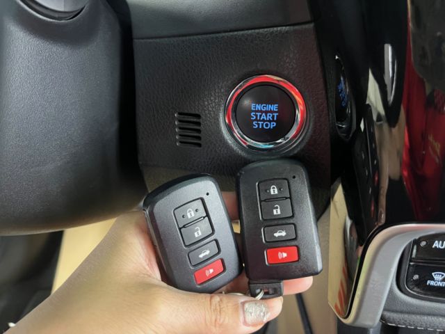 影片賞車✦ALTIS 小改款 里程僅跑11萬 全車原鈑件 6氣囊.MID儀表.免鑰匙.方控.定速.恆溫.循跡防滑  第16張相片