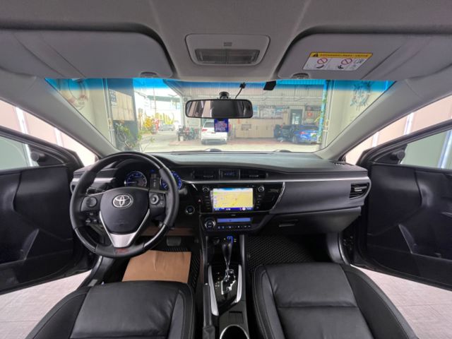 影片賞車✦ALTIS 升級原廠精裝+Ｚ版外觀 里程僅跑13萬 全車原鈑件 免鑰匙.定速.恆溫.循跡防滑.導航.數位電視  第11張相片