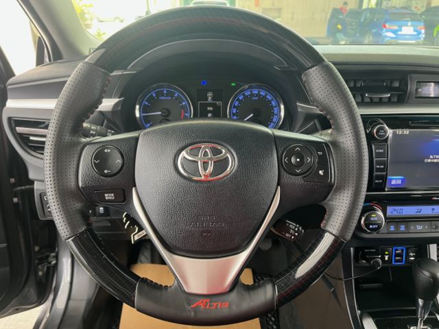 影片賞車✦ALTIS 升級原廠精裝+Ｚ版外觀 里程僅跑13萬 全車原鈑件 免鑰匙.定速.恆溫.循跡防滑.導航.數位電視  第12張相片