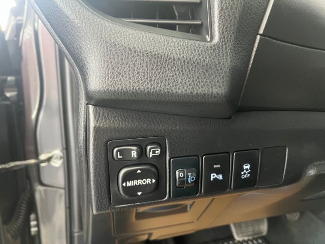 影片賞車✦ALTIS 升級原廠精裝+Ｚ版外觀 里程僅跑13萬 全車原鈑件 免鑰匙.定速.恆溫.循跡防滑.導航.數位電視  第14張相片