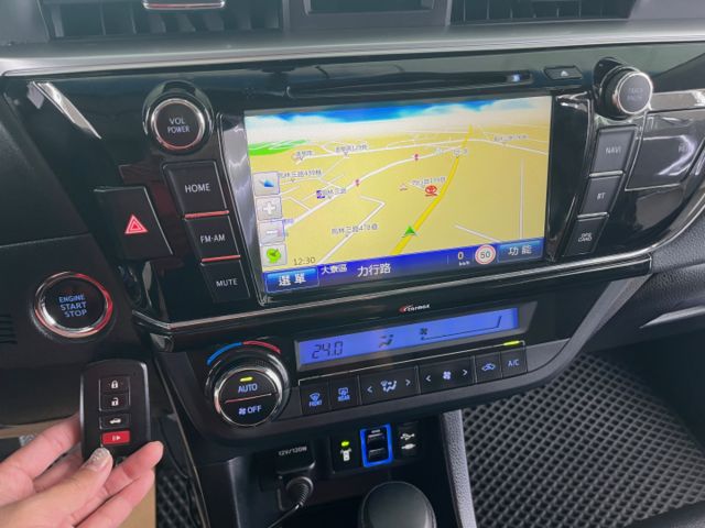 影片賞車✦ALTIS 升級原廠精裝+Ｚ版外觀 里程僅跑13萬 全車原鈑件 免鑰匙.定速.恆溫.循跡防滑.導航.數位電視  第16張相片