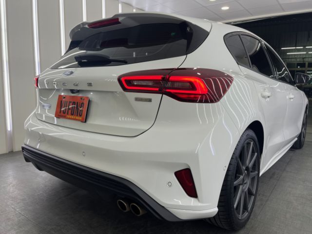 影片賞車✦Focus ST-Line Vignale 里程僅跑1萬 全車原鈑件 電動椅B&O音響.主動轉向頭燈.L2跟車  第3張相片