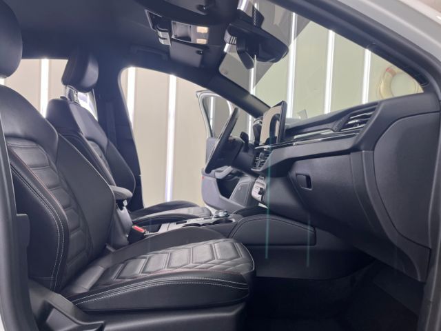 影片賞車✦Focus ST-Line Vignale 里程僅跑1萬 全車原鈑件 電動椅B&O音響.主動轉向頭燈.L2跟車  第11張相片