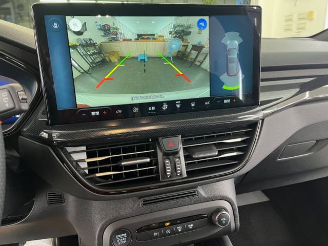 影片賞車✦Focus ST-Line Vignale 里程僅跑1萬 全車原鈑件 電動椅B&O音響.主動轉向頭燈.L2跟車  第18張相片