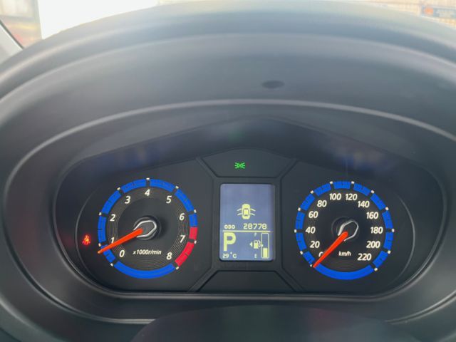 影片賞車✦2024年式Colt Plus 最頂級輕鬆版 里程僅跑2萬多 全車原鈑件 升級安卓影音 電尾門.免鑰匙.恆溫  第13張相片