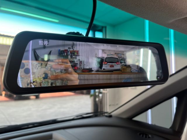 影片賞車✦2024年式Colt Plus 最頂級輕鬆版 里程僅跑2萬多 全車原鈑件 升級安卓影音 電尾門.免鑰匙.恆溫  第19張相片