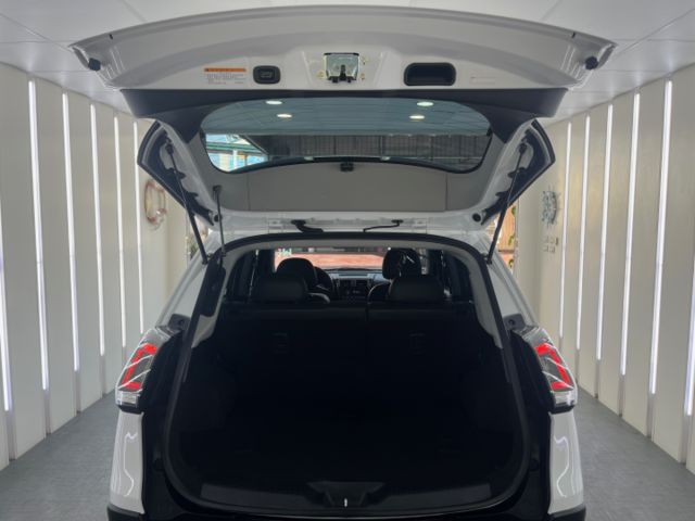 影片賞車✦2024年式Colt Plus 最頂級輕鬆版 里程僅跑2萬多 全車原鈑件 升級安卓影音 電尾門.免鑰匙.恆溫  第20張相片