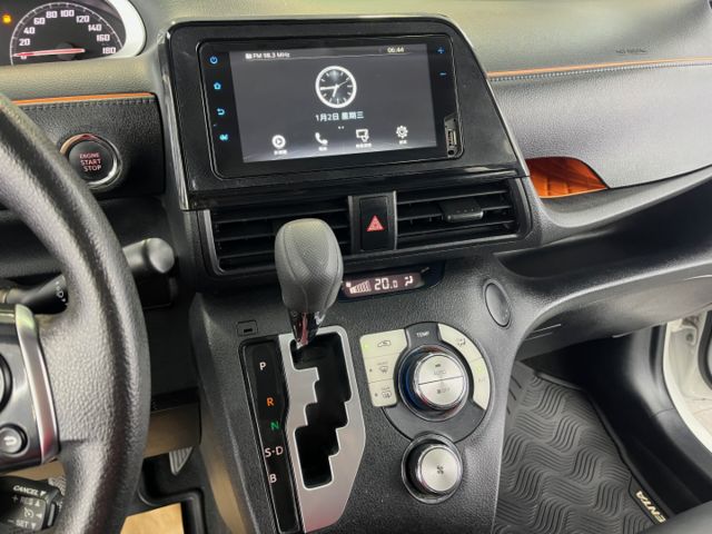 影片賞車✦Sienta 七人座 豪華+ 里程跑10萬 全車原鈑件 雙電動滑門.免鑰匙.定速.恆溫.盲點  第18張相片