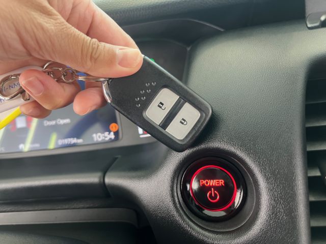 影片賞車✦ Fit HEV 油電 里程僅跑1萬多 全車原鈑件 升級360環景.安卓影音.前雷達 原廠新車保固  第14張相片