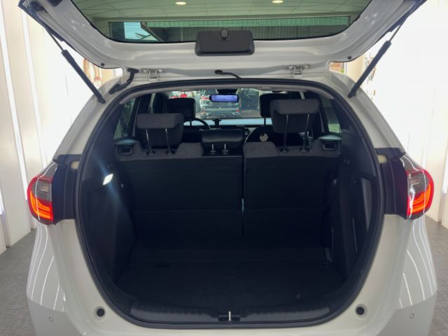 影片賞車✦ Fit HEV 油電 里程僅跑1萬多 全車原鈑件 升級360環景.安卓影音.前雷達 原廠新車保固  第20張相片