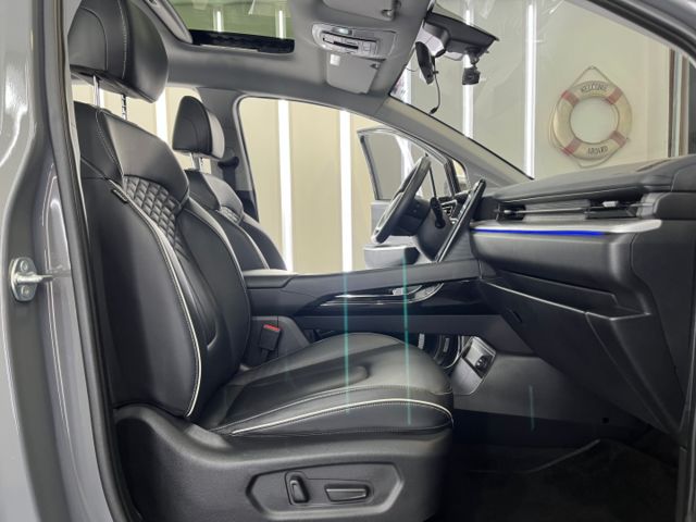 影片賞車✦Custin 市場稀有水泥灰 最頂級B版 全電動椅 全車原鈑件 原廠新車保固中  第9張相片