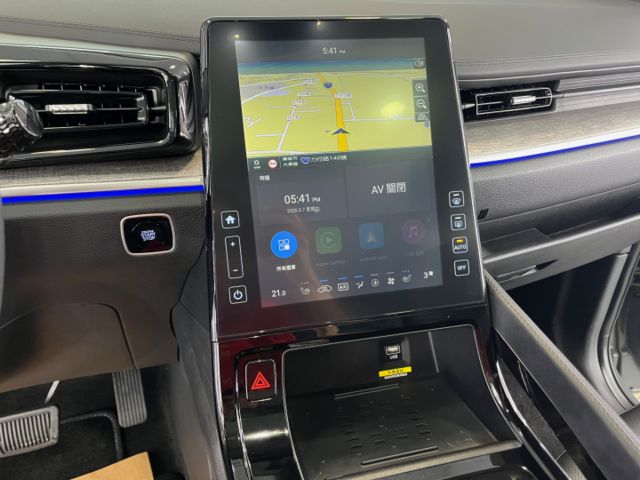 影片賞車✦Custin 市場稀有水泥灰 最頂級B版 全電動椅 全車原鈑件 原廠新車保固中  第16張相片