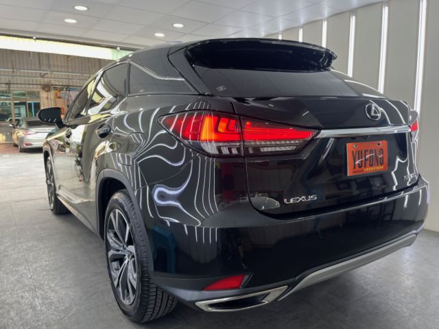 影片賞車✦RX300 旗艦版最頂級 里程僅跑8萬 全車原鈑件 大天窗.360環景.導航.品牌音響.無線充電板 可全部貸款  第4張相片