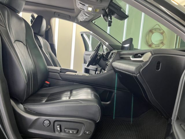 影片賞車✦RX300 旗艦版最頂級 里程僅跑8萬 全車原鈑件 大天窗.360環景.導航.品牌音響.無線充電板 可全部貸款  第10張相片