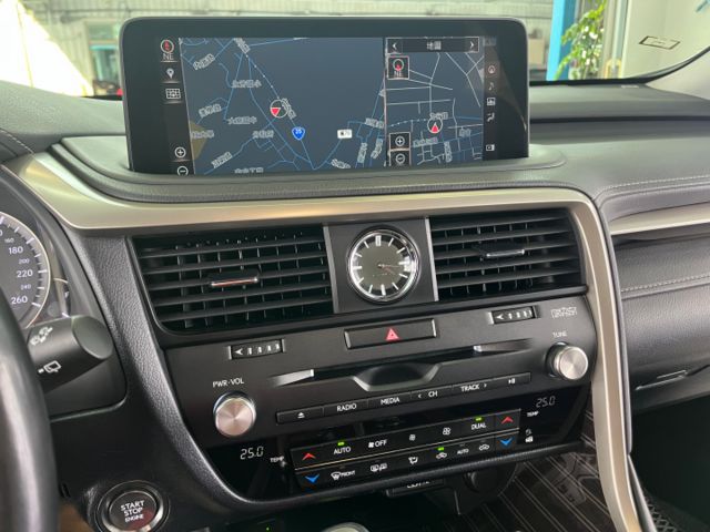 影片賞車✦RX300 旗艦版最頂級 里程僅跑8萬 全車原鈑件 大天窗.360環景.導航.品牌音響.無線充電板 可全部貸款  第16張相片