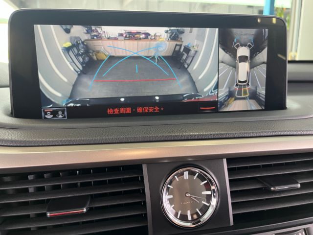 影片賞車✦RX300 旗艦版最頂級 里程僅跑8萬 全車原鈑件 大天窗.360環景.導航.品牌音響.無線充電板 可全部貸款  第17張相片