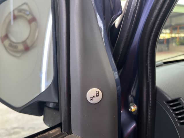 影片賞車✦菱利 廂式 手排 里程僅跑7萬 全車原鈑件 盲點.自動頭燈.循跡防滑.電子後視鏡.抬頭顯示幕.胎壓監控  第7張相片