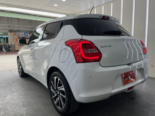 影片賞車✦SWIFT 輕油電 稅金超省！全車原鈑件 里程僅跑6萬 ACC跟車.Car Play.倒車影像.換檔撥片.恆溫  第4張相片