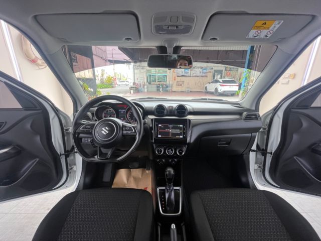 影片賞車✦SWIFT 輕油電 稅金超省！全車原鈑件 里程僅跑6萬 ACC跟車.Car Play.倒車影像.換檔撥片.恆溫  第12張相片