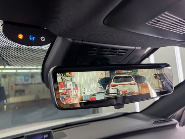 影片賞車✦UX300h 豪華特仕版 里程僅跑1千 全車原鈑件 數萬選配買到賺到 ！原廠新車保固中  第16張相片